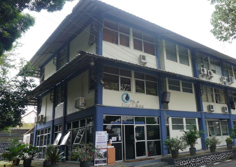 PDAM Tirta Raharja is a Regional Public Company (Perumda) specializing in the management of drinking water and clean water services.
PDAM plays a strategic role in improving water distribution services to all customers. By implementing IoT sensors (Pressure Sensors), the company enhances its ability to monitor water distribution pressure, ensuring that there are no leaks between the main meters and customer meters.