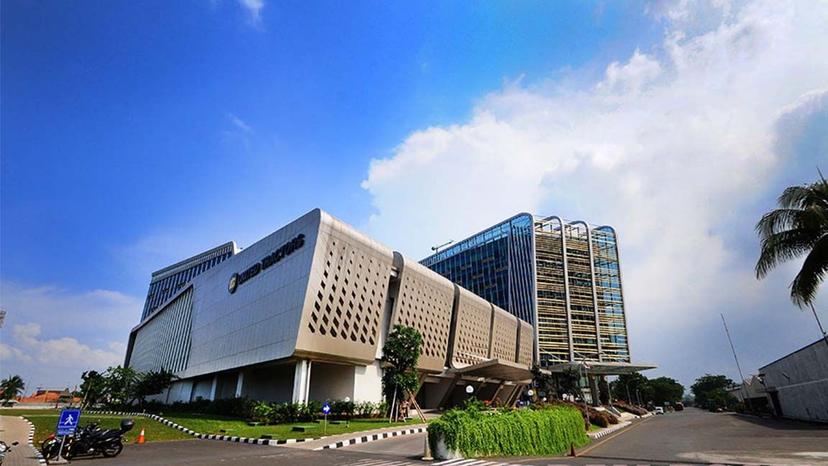 PT Smartfren Telecom Tbk is a telecommunications company in Indonesia that provides 4G LTE network services and other telecommunication solutions. Smartfren is known as one of the pioneers of 4G services in Indonesia and offers various products such as prepaid and postpaid SIM cards, as well as internet services for individuals and businesses. The company also features eSIM technology and provides solutions for Internet of Things (IoT) needs.
In relation to its business, we are partnering with Smartfren to develop IoT technology for monitoring water distribution in the United Tractors area. We are installing Nonmag sensors on water meters that are compatible with pulse meter readings for totalizer calculations, enabling the measurement of water usage. All installed sensors are integrated into an online monitoring system and directly connected to the billing system, enabling seamless utility tracking and efficient tenant billing processes.